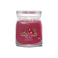 Yankee Candle vonná sviečka Signature v skle stredná Black Cherry, 368 g